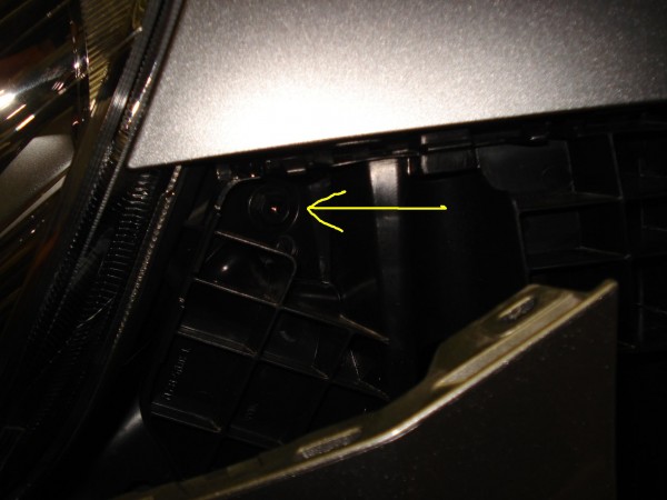 Headlight Side Screw.JPG