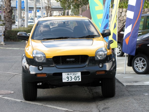 Isuzu Vehicross!!! These cars are very rare both in Japan and in the US. This one happened to be parked in front of the dealership.