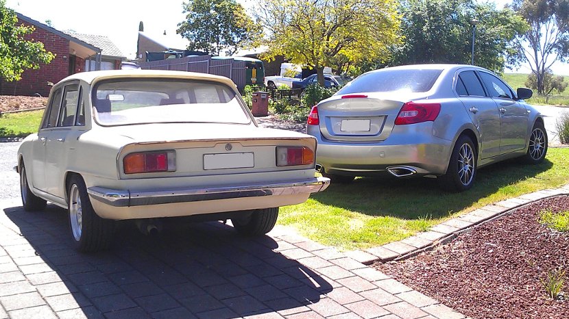 Even snuck one of the neighbour's Kombi's in the background for KuroNekko, the other is parked in front of it it hidden by the fence.