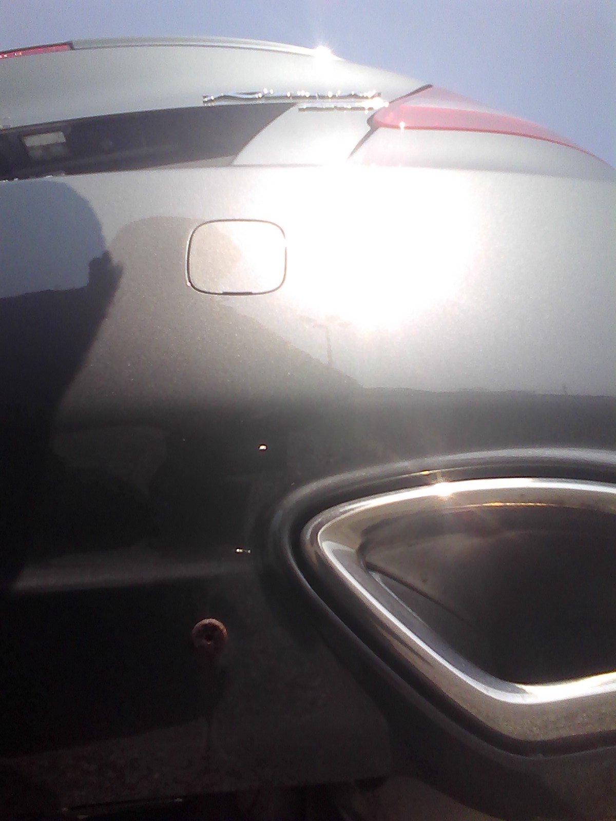 The more I look at it, the more I doubt this is part of the bumper!