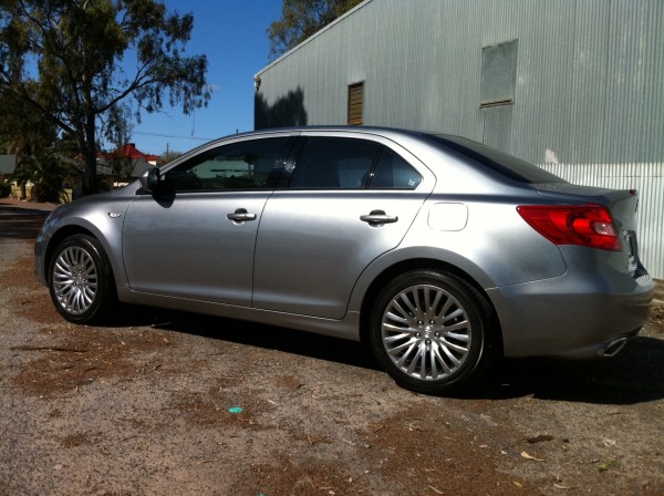 Suzuki Kizashi 2011.jpg